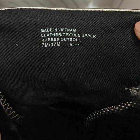 Michael Kors Winter Boot - Picture 6 of 6